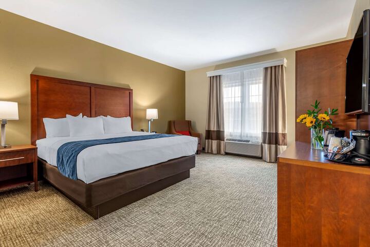 Room 10 of 28