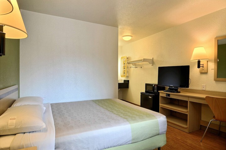 Room 21 of 24