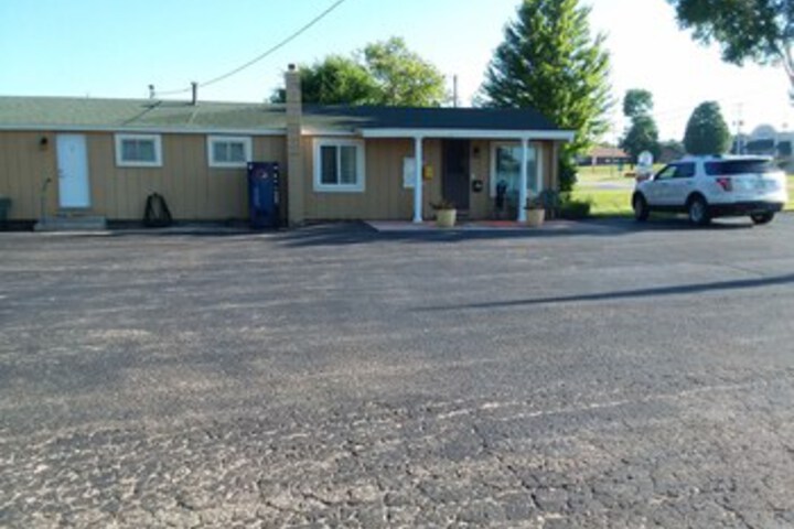 Lakes N Trails Motel