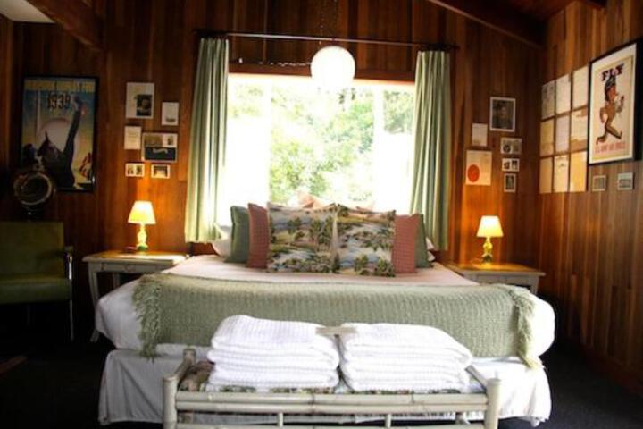 The Andiron Seaside Inn & Cabins