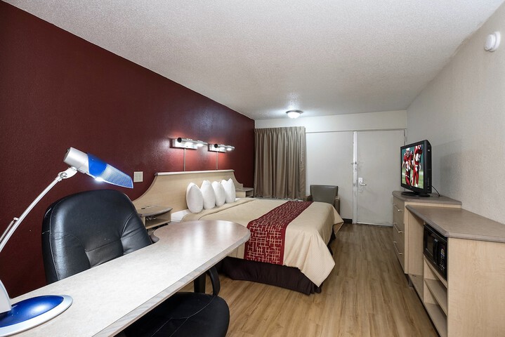 Room 12 of 28