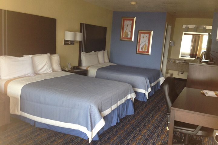 Room 13 of 25