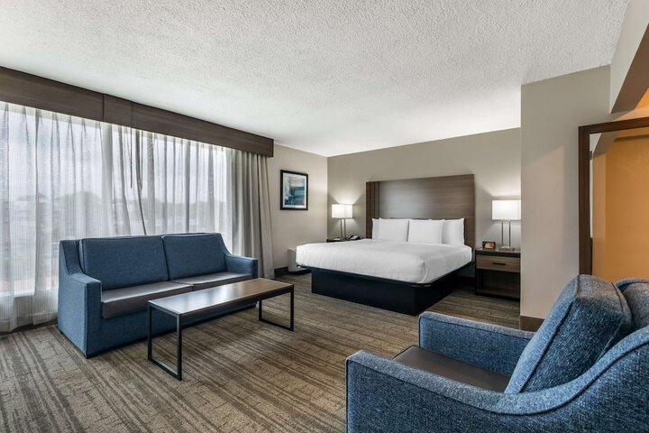 Room 27 of 40