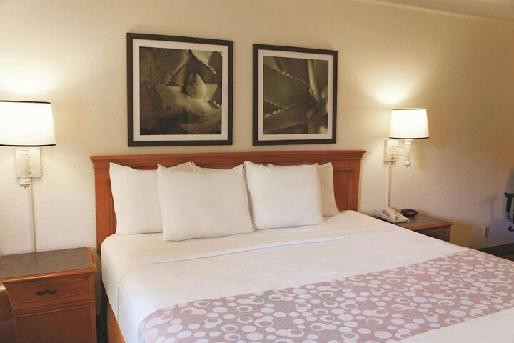Room 13 of 18