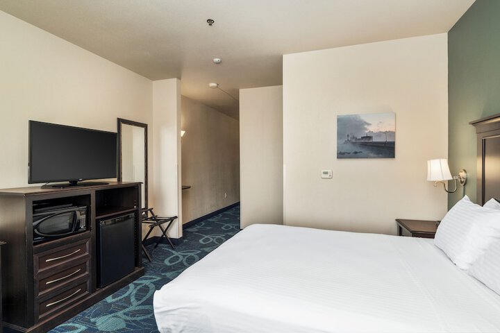 Park Point Marina Inn