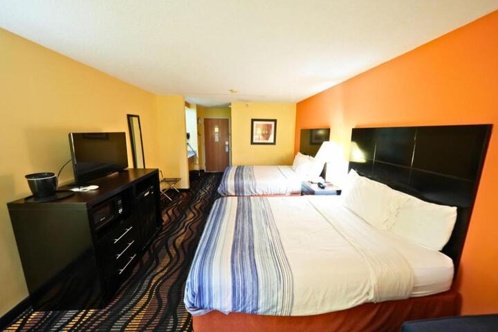 Rock Island Inn & Suites Streator IL