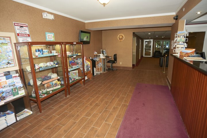 Business Center 80 of 83