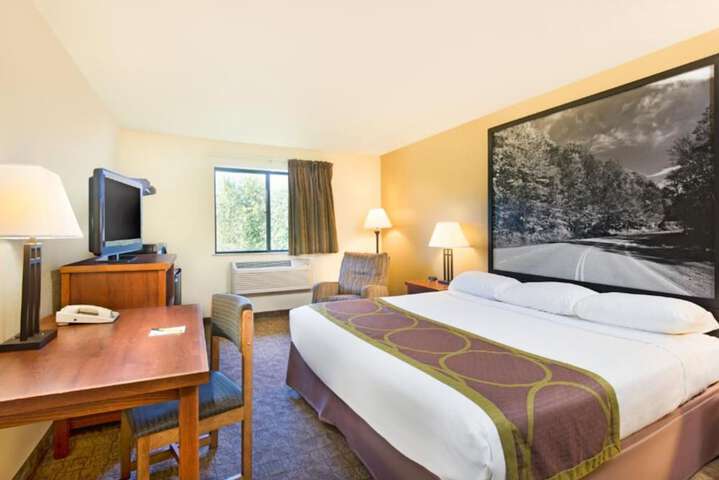 Super 8 by Wyndham Ripley