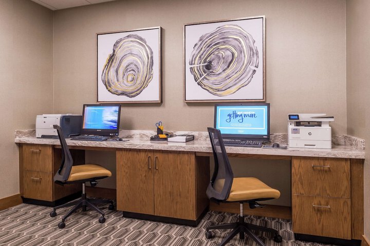 Business Center 61 of 61