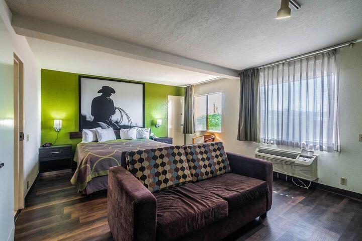 Room 19 of 27