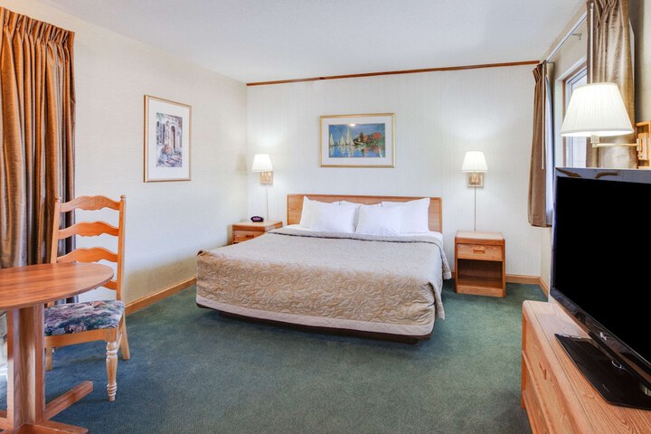 Room 8 of 23