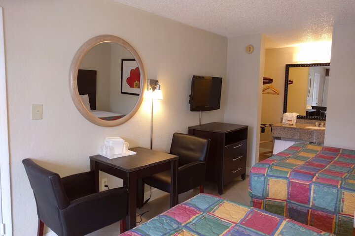 Room 19 of 36
