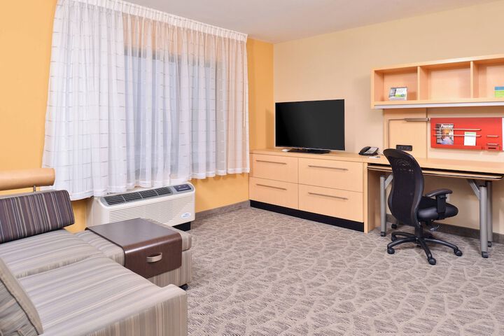 TownePlace Suites Detroit Commerce