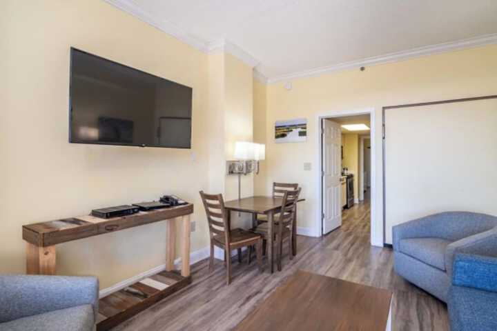 Litchfield Beach & Golf Resort