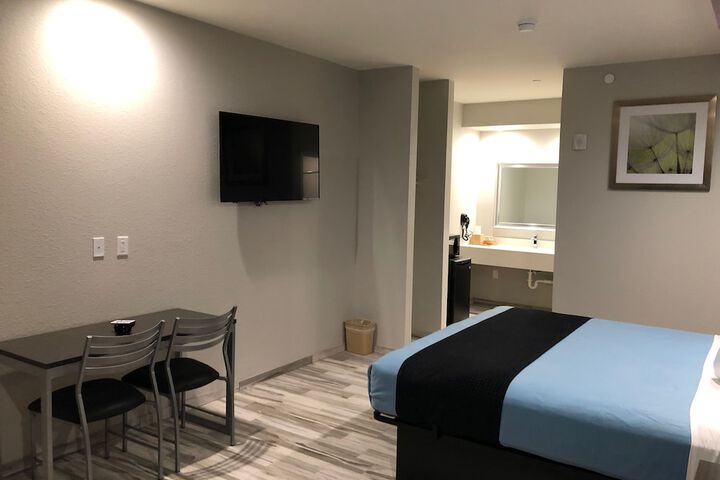 Room 14 of 23