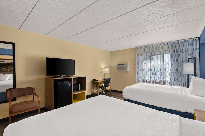 Days Inn by Wyndham Newton