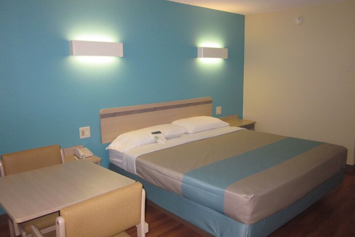 Room 21 of 36
