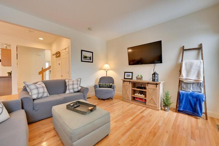 Bright Condo w / Community Perks: Near Ski Quechee!