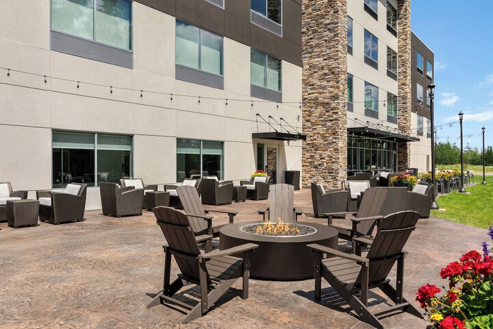 Holiday Inn Express and Suites Rhinelander by IHG