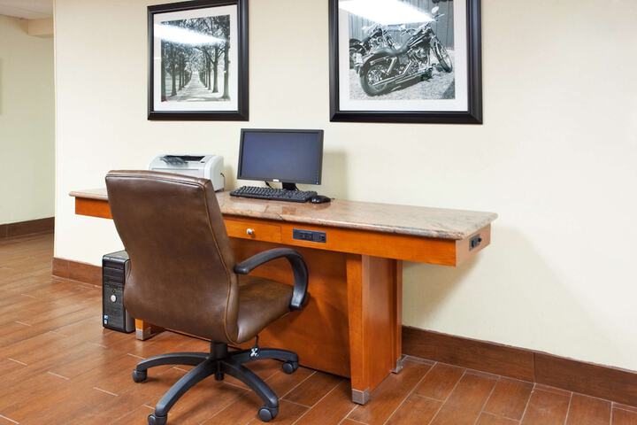 Business Center 47 of 49