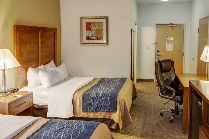 Room 6 of 16
