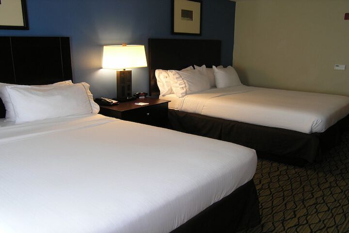 Room 10 of 23