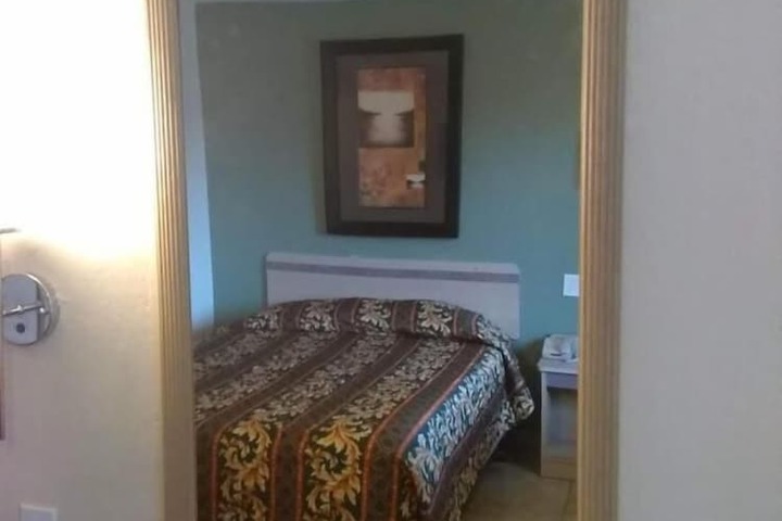 Room 12 of 23