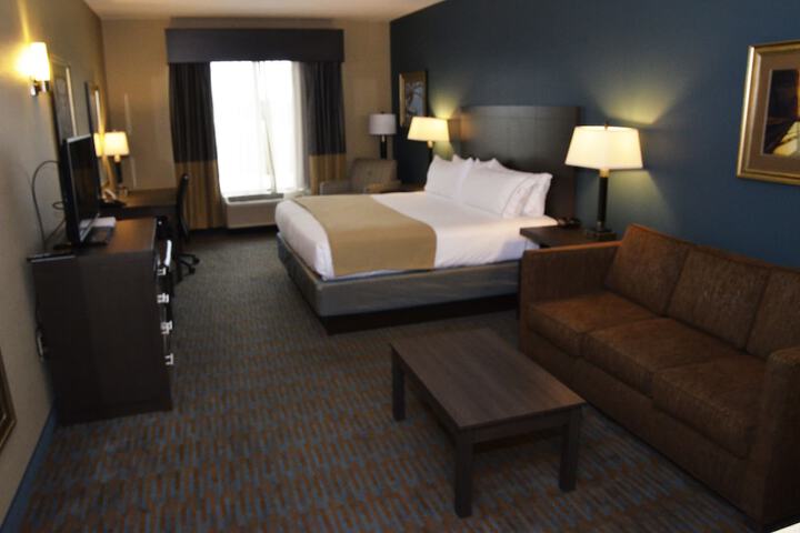 Room 15 of 27