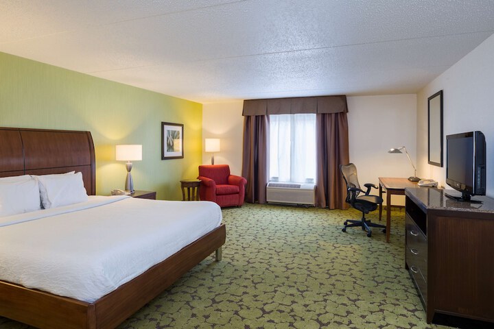 Hilton Garden Inn Edison / Raritan Center