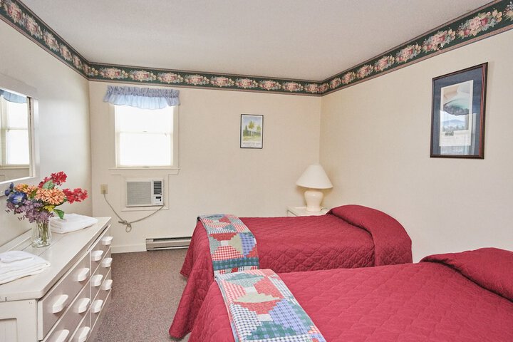 Room 25 of 28