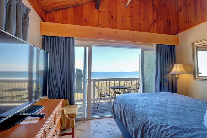 Waves Oceanfront Resort