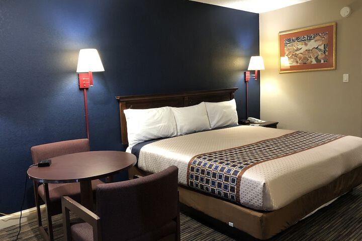 Room 18 of 35