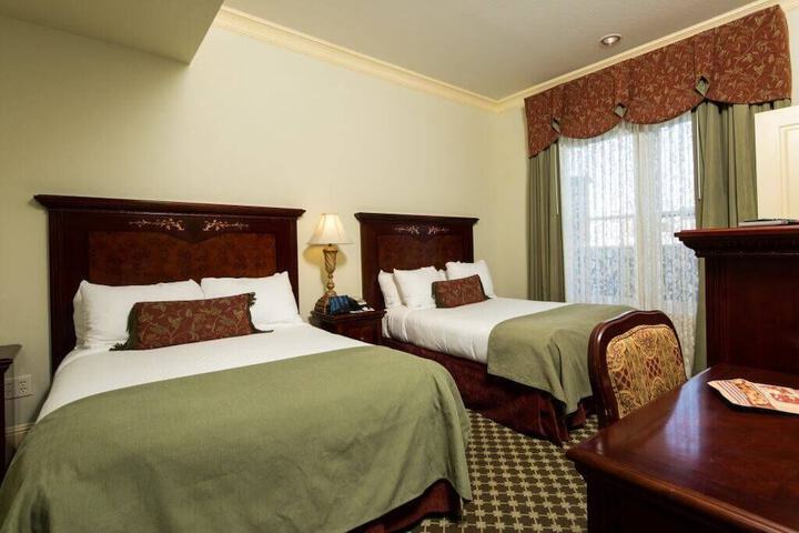 Room 18 of 28