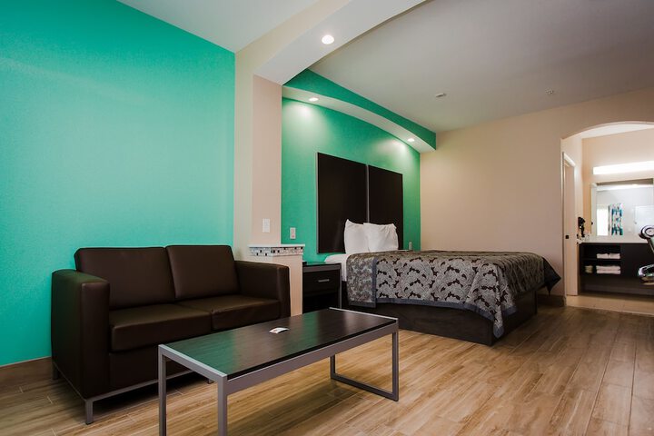 Room 10 of 37