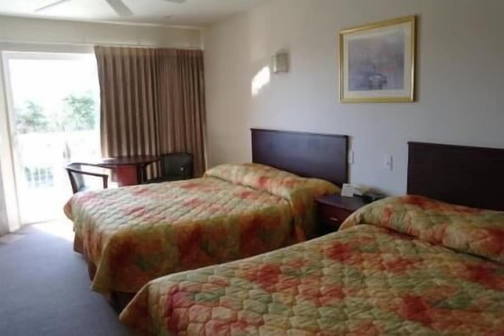 Room 16 of 25