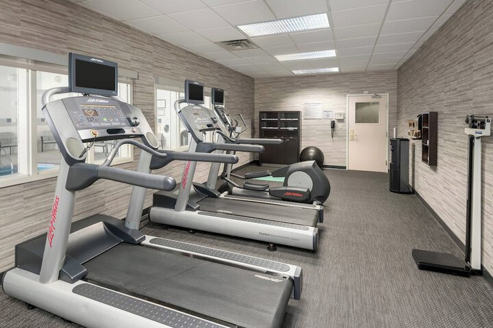 Courtyard by Marriott West Orange