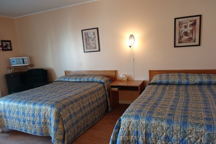 Room 28 of 46