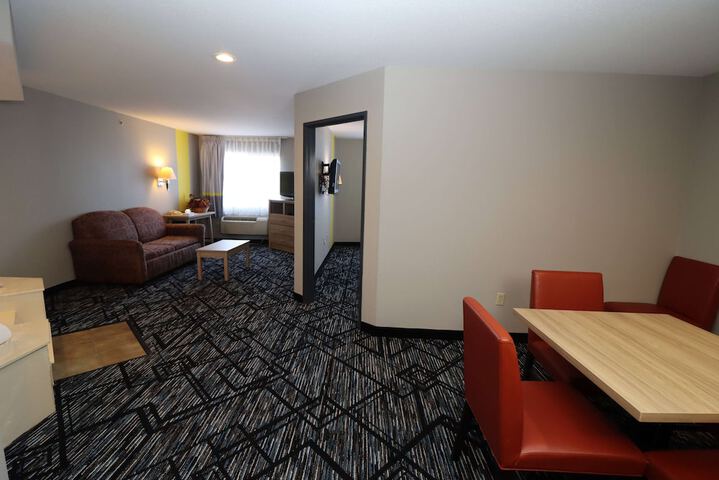 Super 8 by Wyndham Perryville