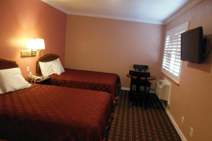 Room 26 of 48