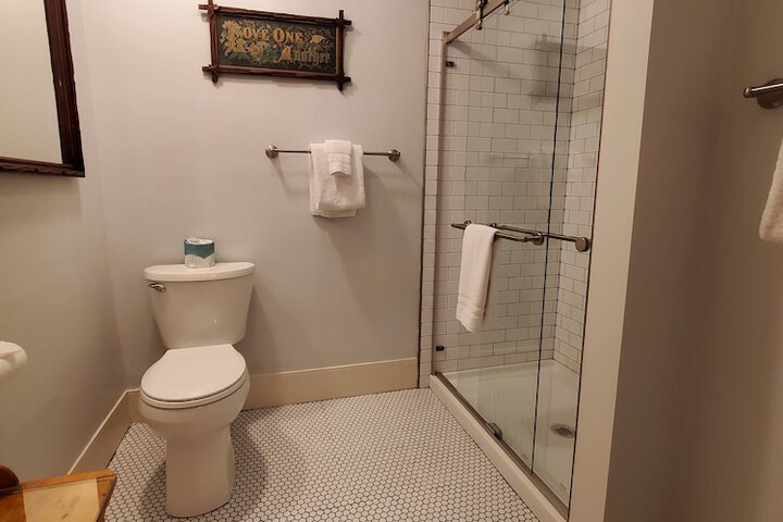 Room 33 of 121