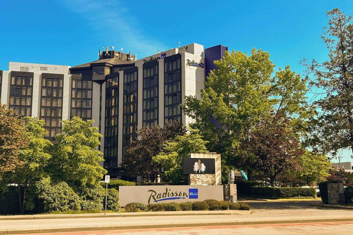 Radisson Blu Vancouver Airport Hotel & Marina