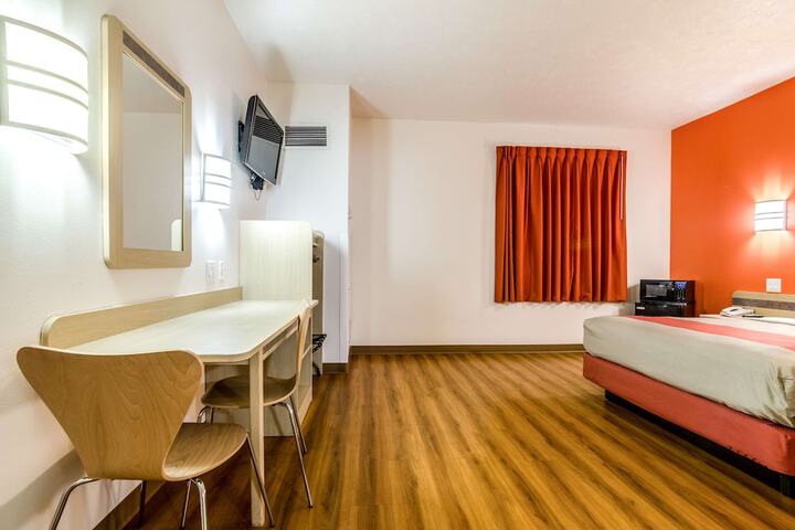 Room 16 of 44