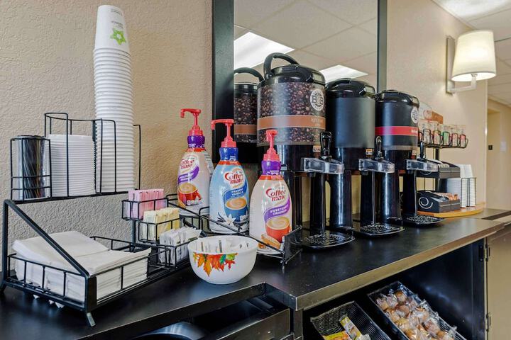 Breakfast/Coffee Service 31 of 31
