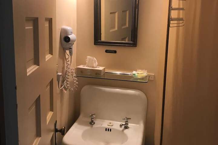 Room 20 of 67