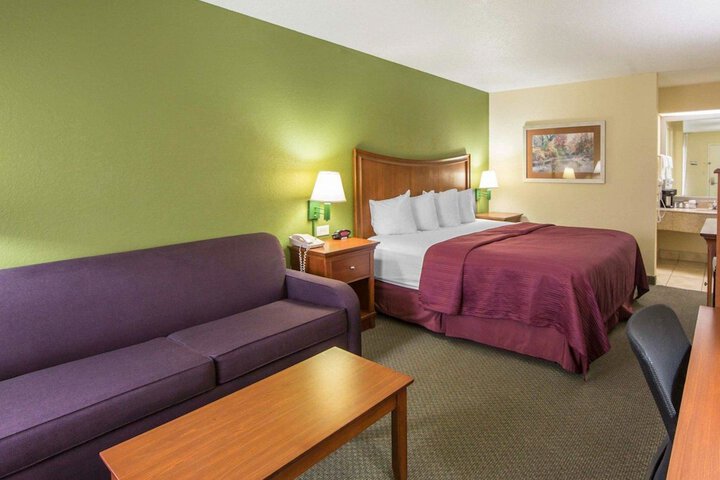 Room 12 of 30