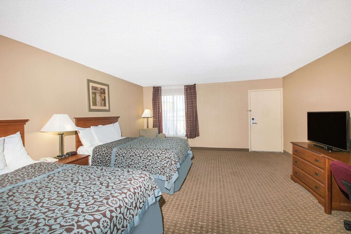 Room 6 of 15