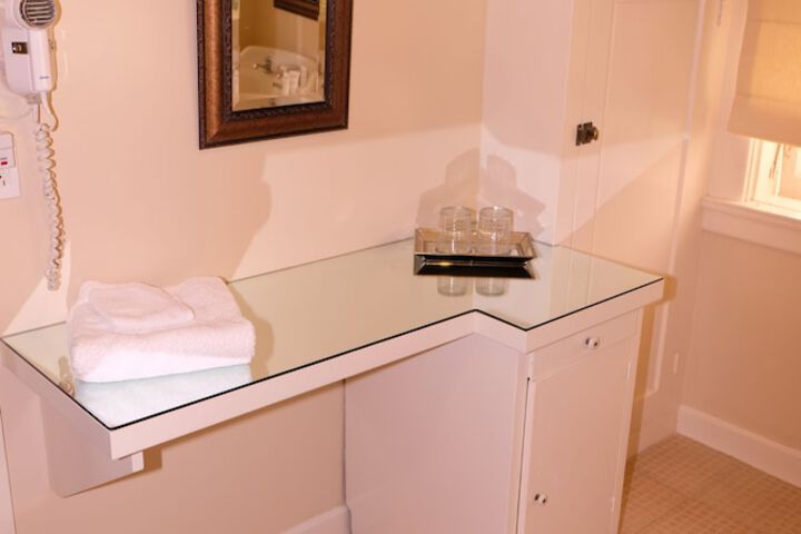 Room 10 of 84