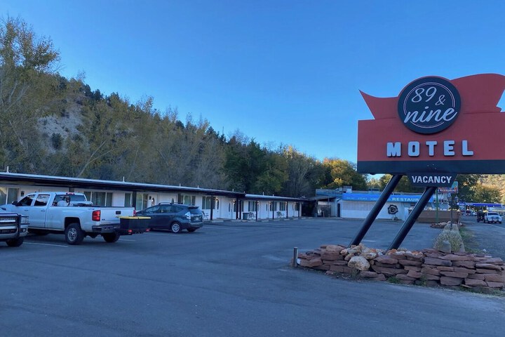 89 & Nine Motel