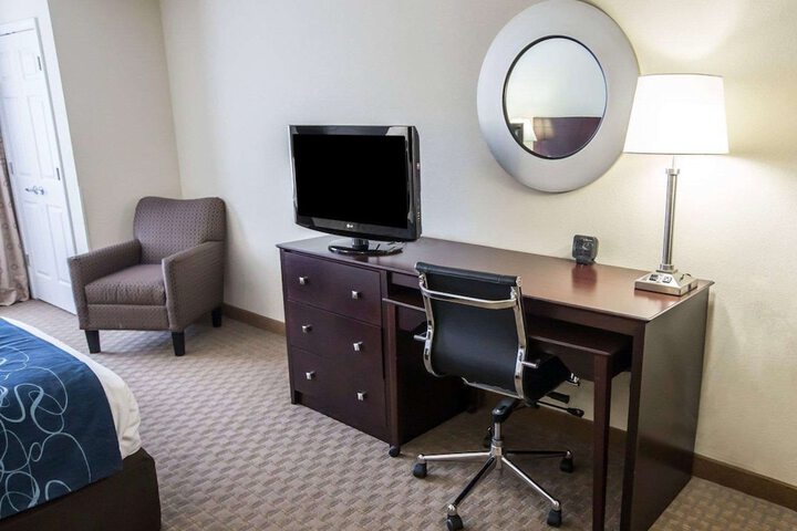 Room 25 of 49