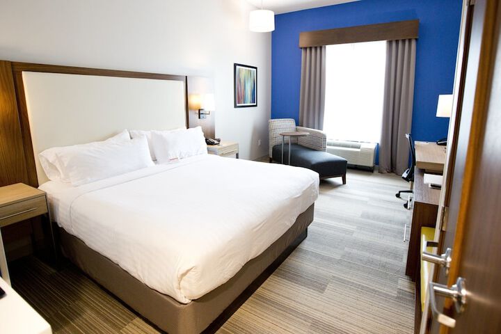Room 14 of 33